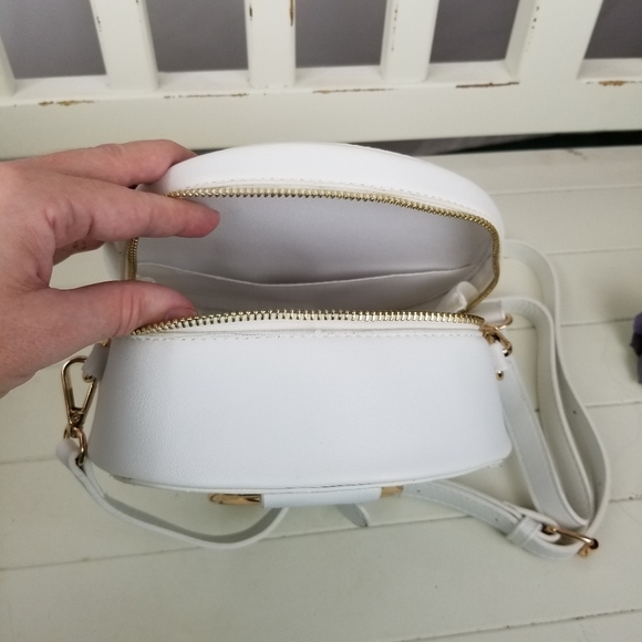 (White and Snakeskin print) circle, round purses - Picture 5 of 8